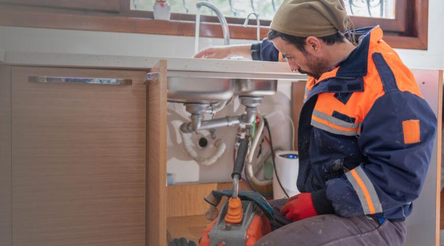 Professional clogged toilet repair in La Russell, MO